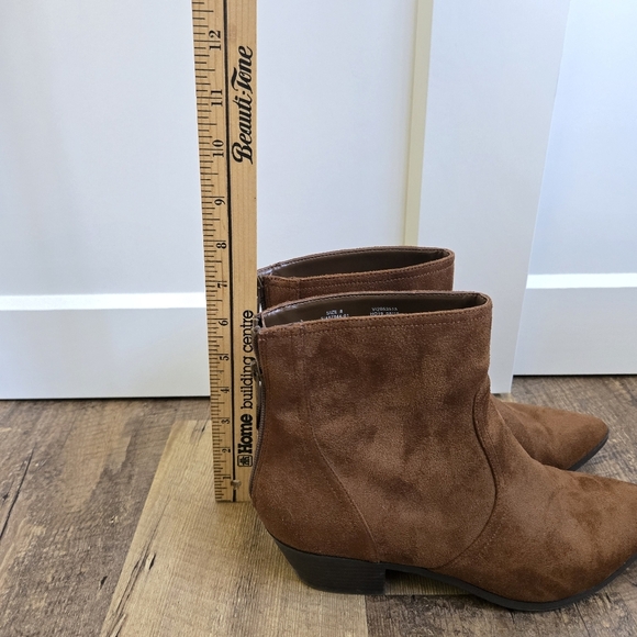 Banana Republic Faux Suede Dark Brown Women's Size 8 Ankle Boots - Picture 13 of 13